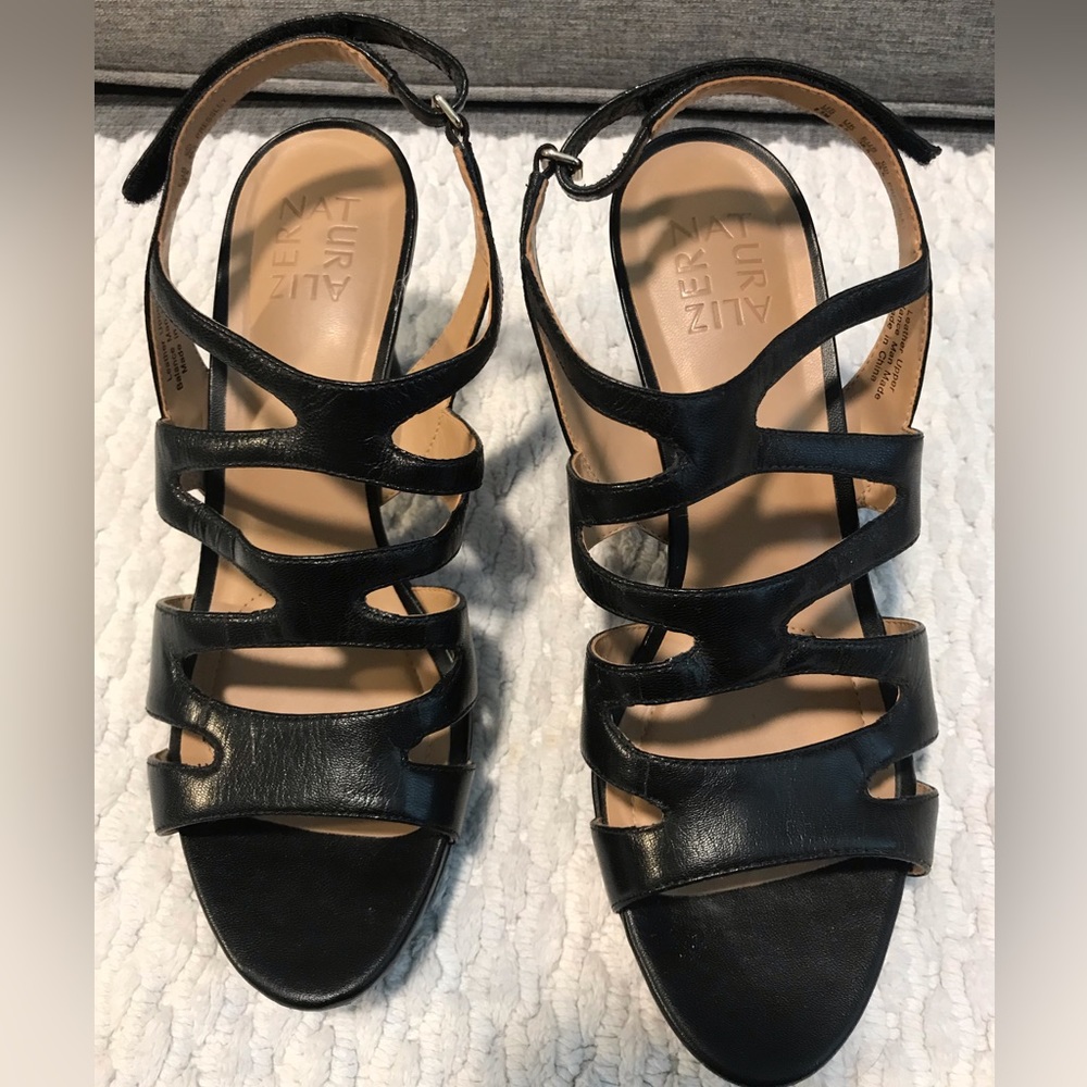 Naturalizer Pressley Black Leather Strappy Heels size 8.5 / Like New